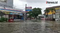 Video Banjir Rendam Satu Komplek Taman Duta Depok