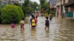 Kali Angke Meluap, Akses Menuju Perumahan Ciledug Indah Terputus 