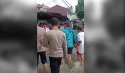 Video Jenazah Warga Korban Banjir, Keranda Digotong Melewati Derasnya Air