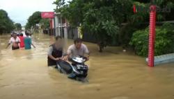 Video Ribuan Rumah Terendam Banjir di Karawang