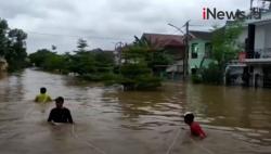 Video Perumahan Warga Ciledug Indah Tangerang Banjir hingga 1,5 Meter