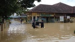 RS Islam Karawang Banjir, Evakuasi Pasien Covid-19 Cukup Dramatis <
