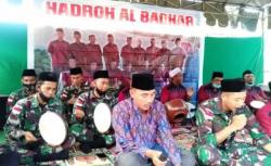 Hadroh Satgas Pamtas TNI Hibur Warga Perbatasan RI-PNG di Keerom Papua
