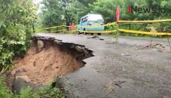 Video Jalan Penghubung 4 Kabupaten di Pangkep Sulsel Ambles