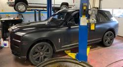 Lucu, Pemilik Mobil Mewah Rolls-Royce Cullinan Ini Servis ke Bengkel Chevrolet 