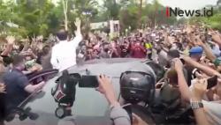 Video Warga Antusias Sambut Kedatangan Presiden Jokowi di NTT