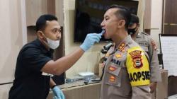 Kapolres Enrekang Ikuti Uji Narkoba dengan Pemeriksaan Liur
