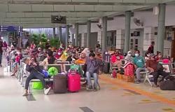 Video KA Jarak Jauh Stasiun Pasar Senen Mulai Beroperasi Kembali