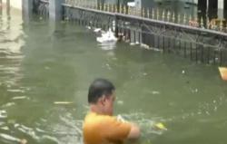 Video Pemkot Kerahkan 40 Pompa Air untuk Tangani Banjir Tangerang