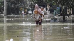 Banjir Masih Rendam Karawang, Ketinggian Air 30-100 Sentimeter<