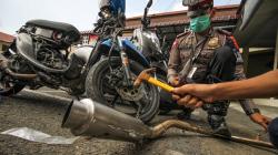 Suara Bikin Resah Masyarakat, Ratusan Knalpot Bising Dimusnahkan Polantas