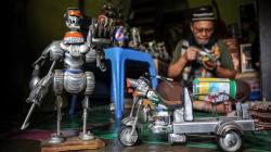 Kreatif, Perajin Bandung Ubah Limbah kaleng dan Elektronik Jadi Robot