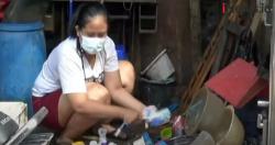 Banjir Surut, Warga Perumahan Periuk Damai Tangerang Bersih-Bersih Rumah