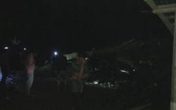 Puting Beliung Rusak Rumah di Empat Lawang, Warga Ditimpa Pohon saat Sholat<