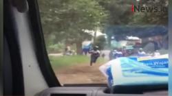 Video Polisi Tangkap 5 Pelaku Bentrokan Geng Motor di Bandung<