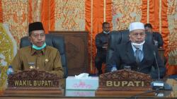 Disuntik Vaksin Covid Dosis Kedua, Bupati Pasaman Barat: Tetap Patuhi Prokes!<