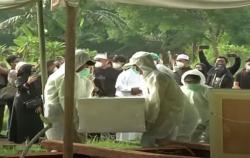 Video Meninggal Terpapar Covid-19, Jenazah Rina Gunawan Dimakamkan di TPU Tanah Kusir  