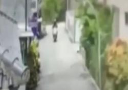 Detik-Detik Aksi Jambret Penjambretan Ponsel di Bandung<