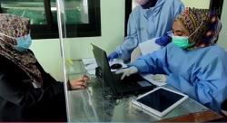 Video Puluhan Guru di Depok Divaksin Covid-19