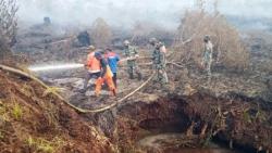 Petugas Gabungan Kerahkan Helikopter Padamkan Karhutla Cagar Biosfer Giam Siak Kecil