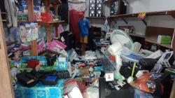 Selain Rusak Kantor Bupati Asmat, Massa Juga Menjarah Ruko di Agats<
