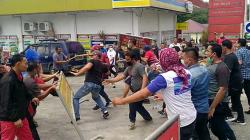 Massa AHY dan Pro KLB Partai Demokrat Bentrok, Kaca Bus Dilempari Batu