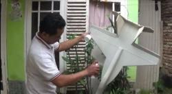 Wow, Pria asal Banjarnegara Ini Buat Pesawat Aeromodelling dari Bahan Styrofoam