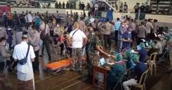 Video Ratusan Peserta Vaksinasi Massal Padati GOR Gunung Agung Bali