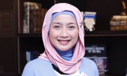 Masuk Bursa Pilgub Jabar, Desy Ratnasari: Lagi Nunggu Pinangan Calon Suami