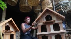 Berbentuk Unik, Sangkar Burung dan Ayam Tradisional Diminati Masyarakat Perkotaan