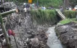 Video Akses Jalan Malang-Kediri Terputus akibat Jalan Ambles<