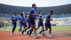 Piala Menpora 2021 Dimulai, Bobotoh Persib Diminta Nonton di Rumah<
