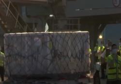 Video Satu Juta Vaksin Astrazeneca Tiba di Indonesia