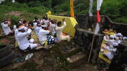 Upacara Pengambilan Air Suci Jelang Hari Raya Nyepi