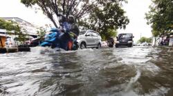 Banjir Kepung Makassar, Wali Kota Danny Pomanto Instruksikan Siaga Bencana<