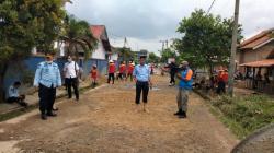 Tak Diperbaiki Pemerintah, Napi Turun Tangan Perbaiki Jalan Rusak di Lampung Utara