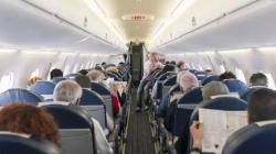 Perempuan Ini Lepas Celana Dalam di Pesawat, Penumpang Resah