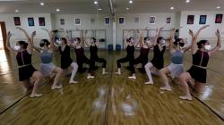 Mengobati Rindu, Para Penari Balet Kembali Berlatih Secara Tatap Muka