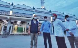 Anies Salat Subuh di Masjid Luar Batang, Tinjau Revitalisasi Destinasi Wisata Religi