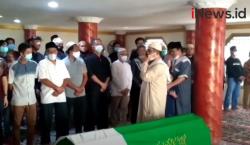 Video Pemakaman Anton Medan di Komplek Ponpes Miliknya
