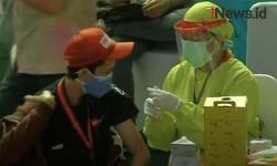 Video Ribuan Wartawan dan Pekerja Media Jalani Vaksinasi Covid-19 Kedua di Senayan Jakarta<