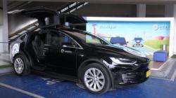 Bandara Soekarno-Hatta Punya Layanan Taksi Listrik Tesla hingga Hyundai