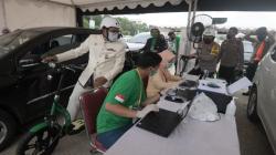 Momen Ridwan Kamil Hadiri Gerakan Sukseskan Vaksinasi Nasional di Jawa Barat