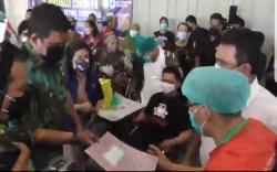Wali Kota Medan Bobby Nasution Pantau Vaksinasi Penyandang Disabilitas dan Rohaniawan<