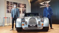 Mobil Klasik Inggris Morgan Mengaspal di Indonesia