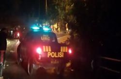 Video Kecelakaan Motor di Bali, Satu Keluarga Terjatuh ke Sungai 