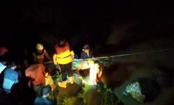 Sekeluarga Naik Motor Terjun Bebas dari Jembatan di Gianyar, Seorang Tewas, 1 Hilang