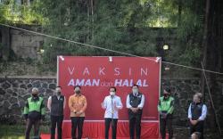 Ridwan Kamil Dampingi Presiden Jokowi Tinjau Vaksinasi Covid-19 di Kota Bogor<