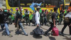 Kedatangan Massa HMI di Surabaya Dijaga Ketat Aparat TNI - Polri