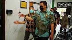 Wali Kota Bobby Sidak Kantor Camat Medan Polonia, Ada Apa?